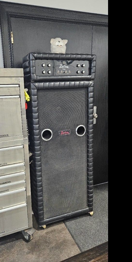Kustom K200BT Guitar Amplifier and Speaker Cabinet