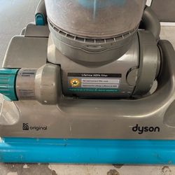 Dyson DC07 Vacuum