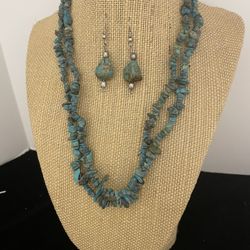 Turquoise Chip Beaded Necklace And Earrings 
