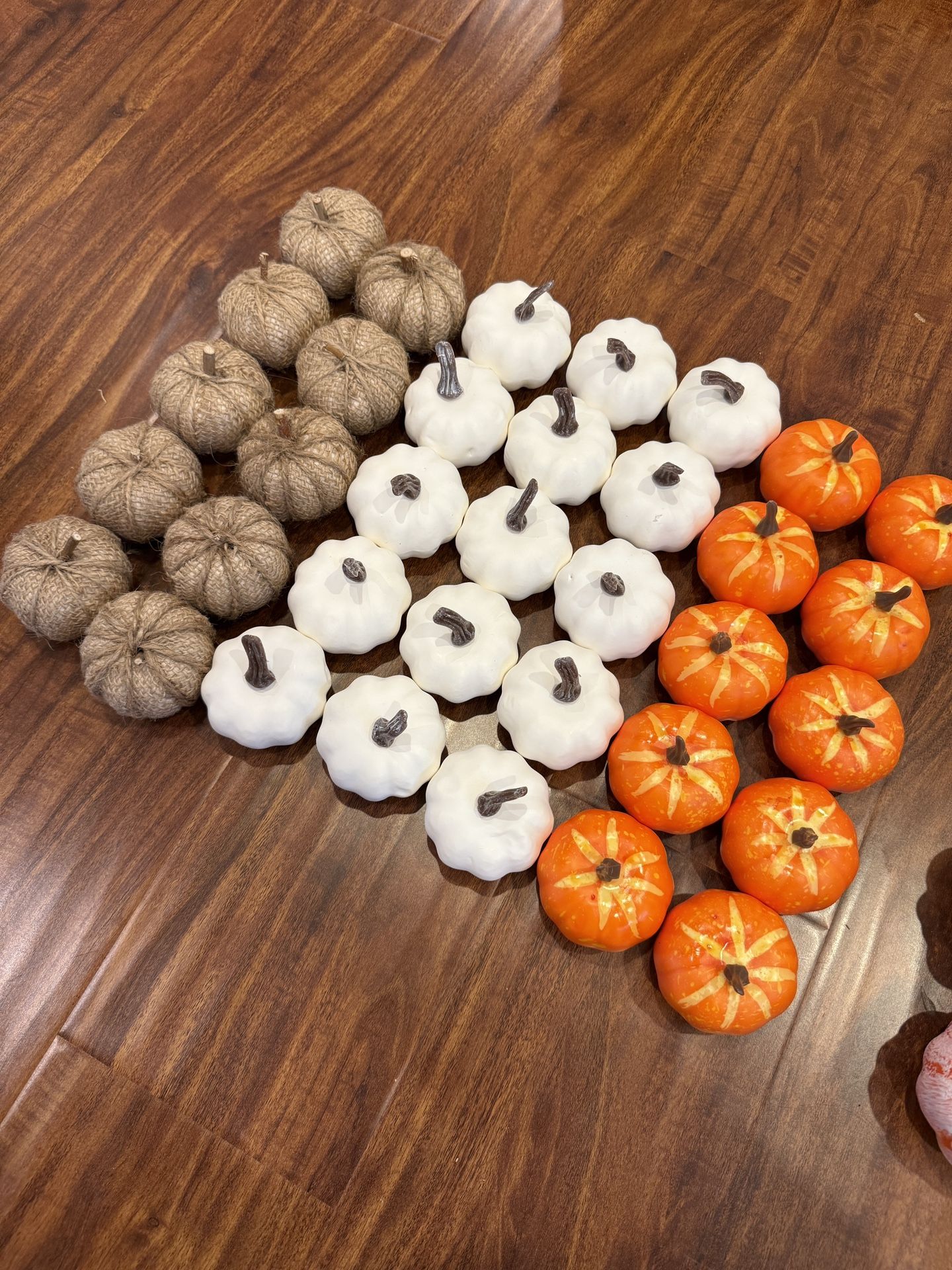 35 pcs Artificial Pumpkins, Assorted Fall Artificial Pumpkins Burlap Pumpkins, Faux Harvest