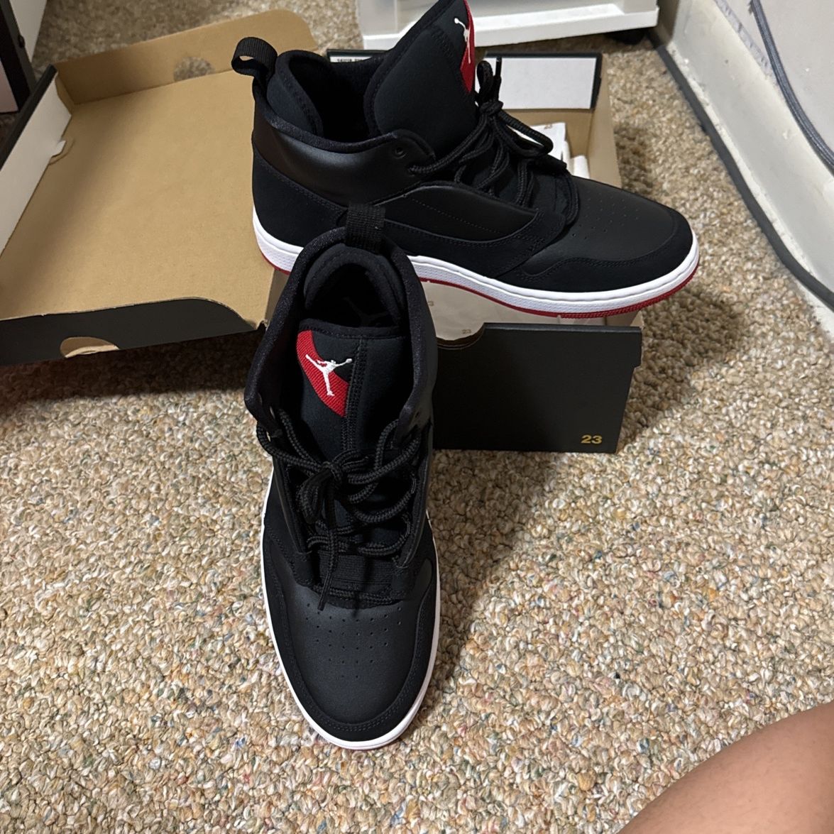Jordan fadeaway black and red best sale
