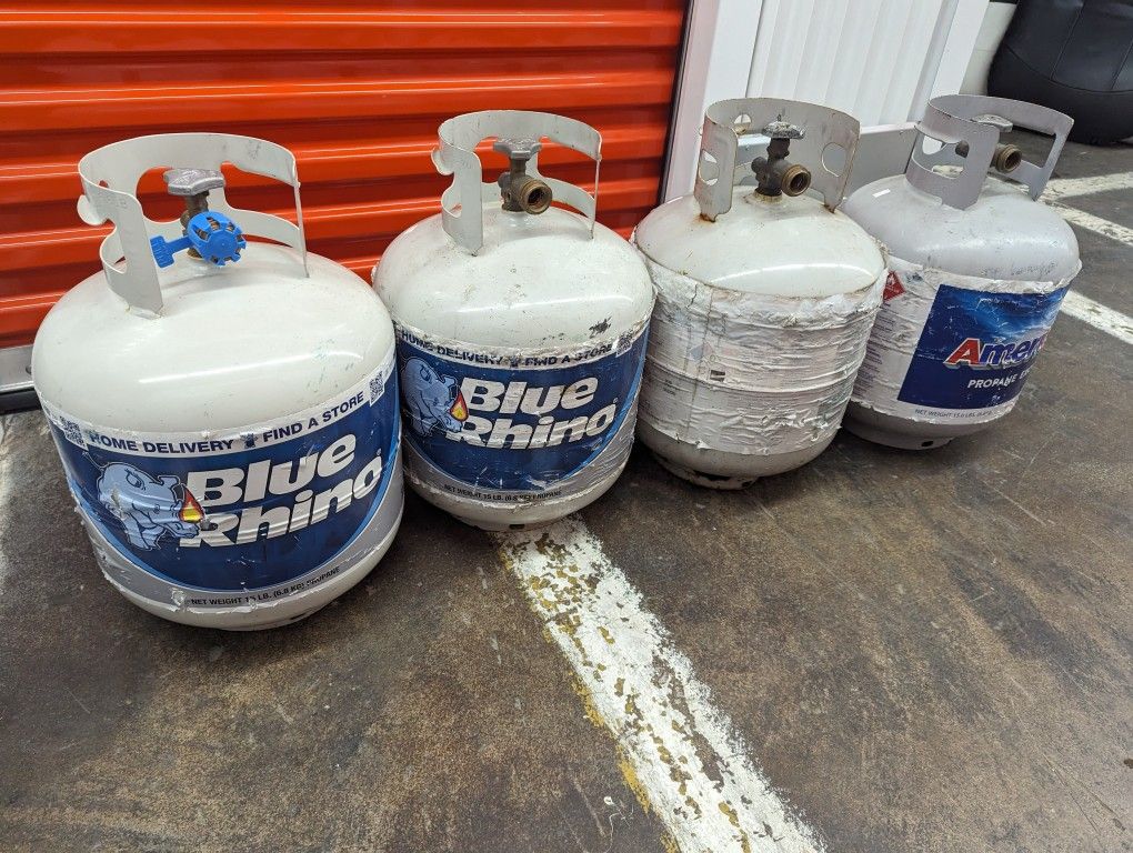 Propane Tanks 4pc Set