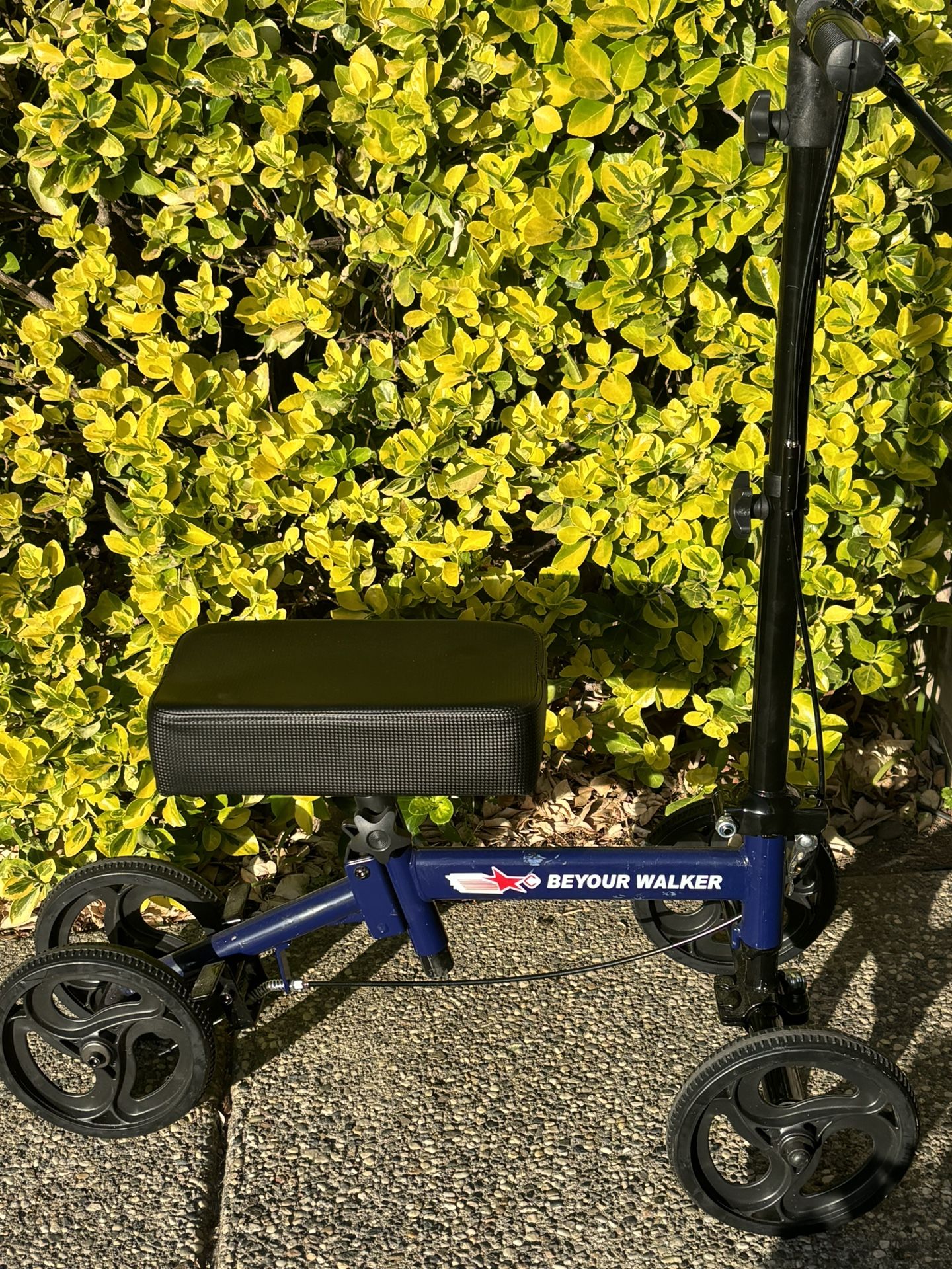 Knee scooter