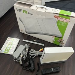 Nintendo Wii & Wii Fit Board