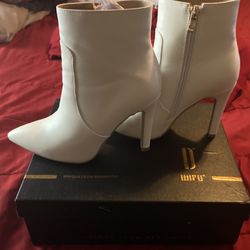 Women White Boots