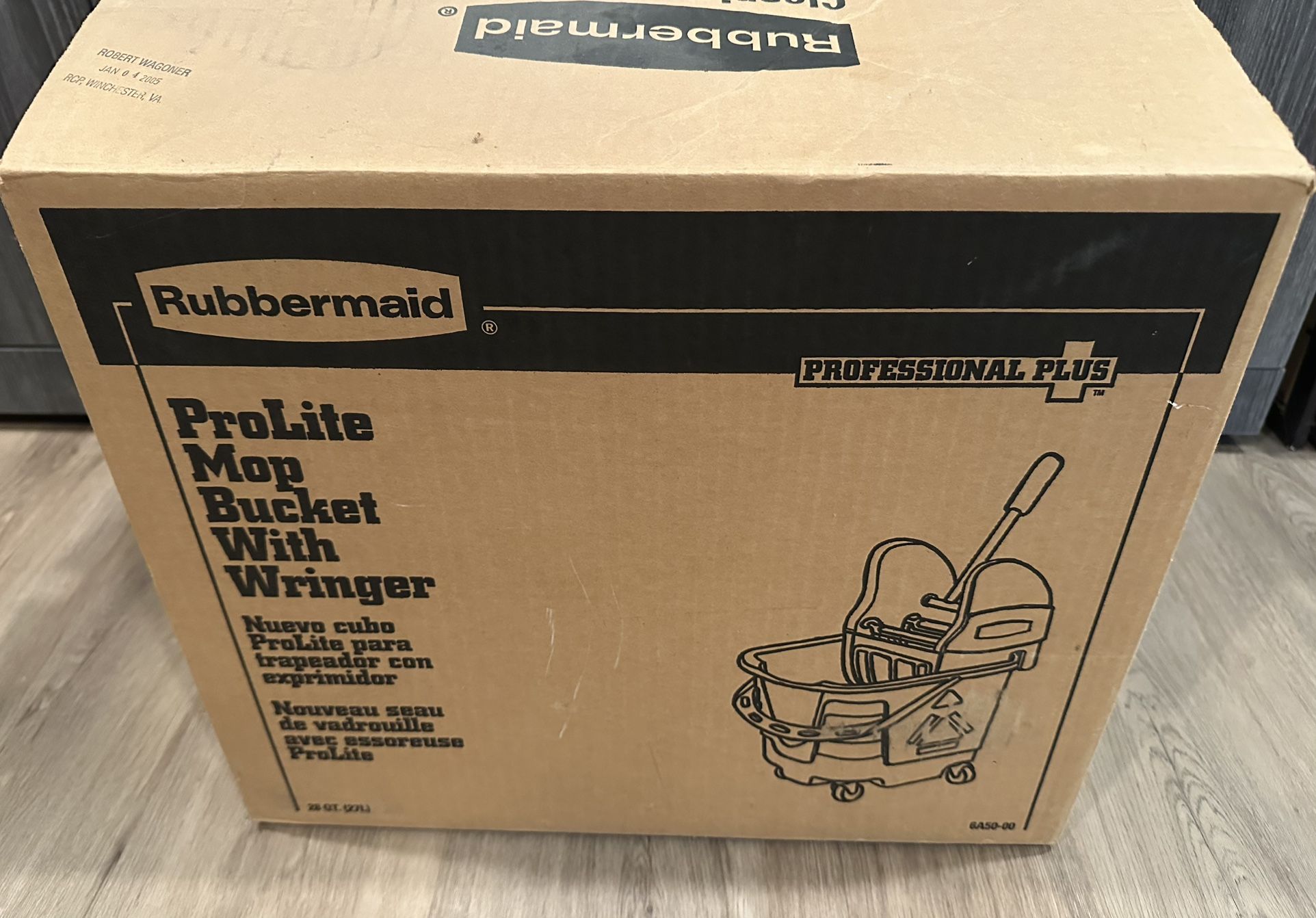 NewRubbermaid ProLite Mop Bucket with Wringer Professional Plus 28 Qt. 