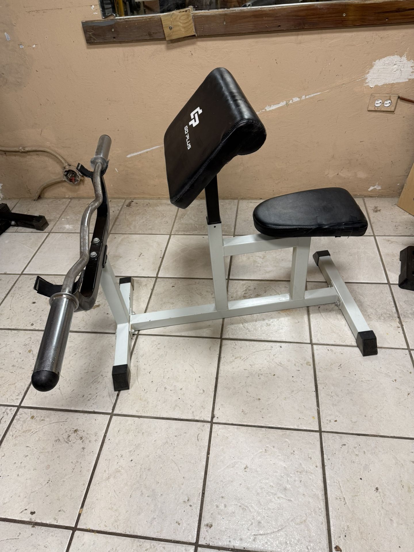 Biceps Bench (Preacher)