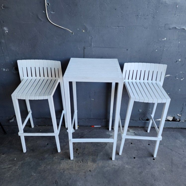 Vondom Outdoor Bar Table Stool Set For Backyard Swimming Pool Area 