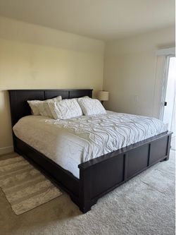 Solid Wood King Bed - Stylish and Sturdy