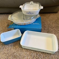 3 Vintage Pyrex and 1 brand New Corning ware Bakeware 