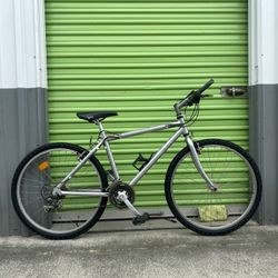 VINTAGE BIKE /SIZE TIRES 26” /SIZE FRAME MEDIUM 