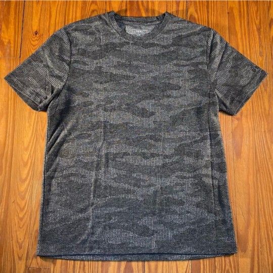 DKNY Short Sleeve Athletic Shirt M Gray Camo