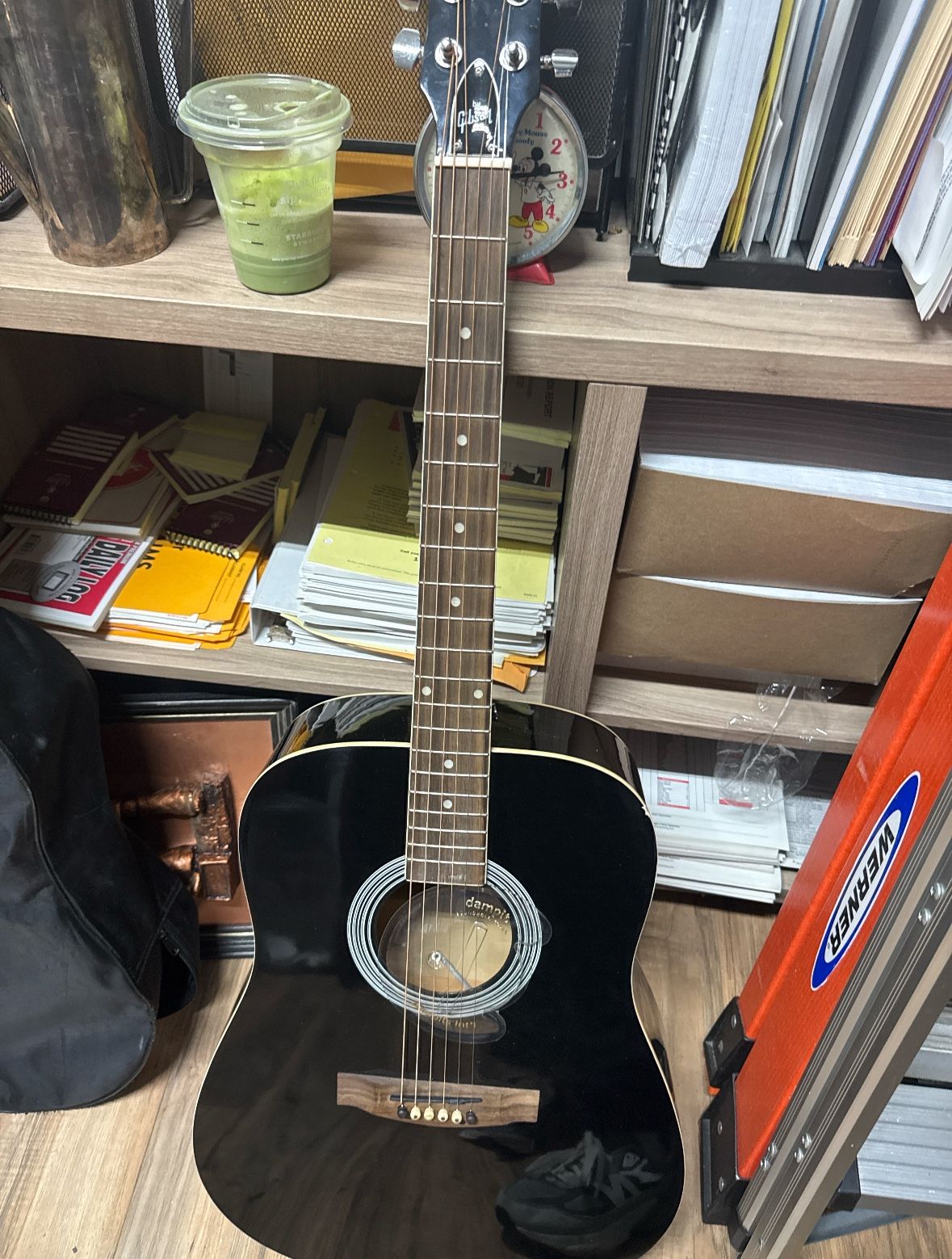 Gilson Guitar