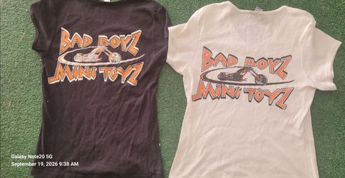Women's t shirt bundle size Large