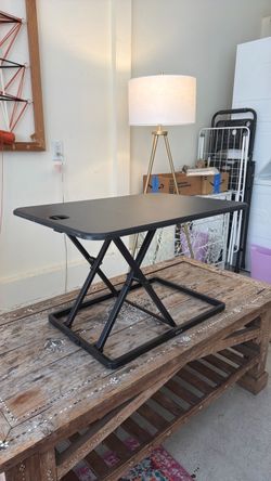 Convertible standing desk topper converter