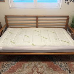 Daybed- Twin Size 