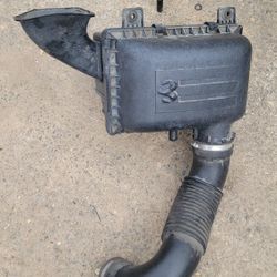 Dodge Ram 2500 OEM air Intake 5.7L