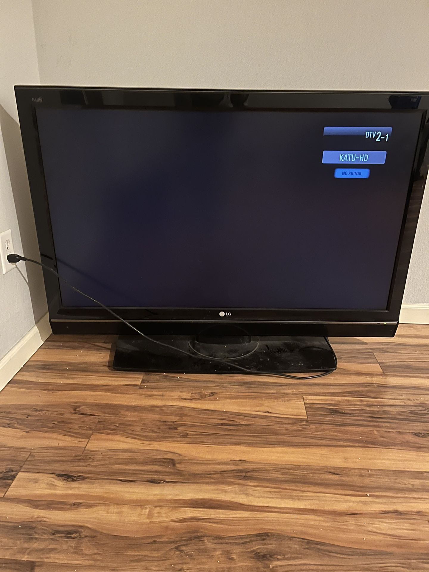 LG TV 47inch