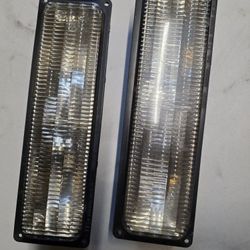Chevy Tahoe Silverado 95-99 Front Turn Signals 
