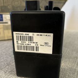MBZ Vacuum Block 2208001248