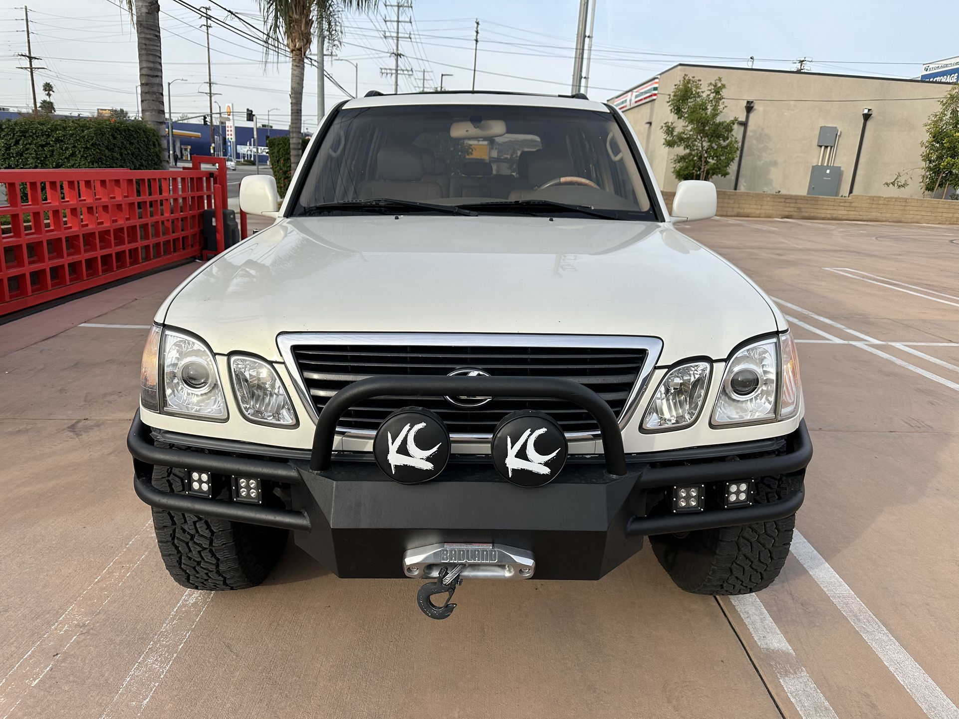 2000 Lexus LX