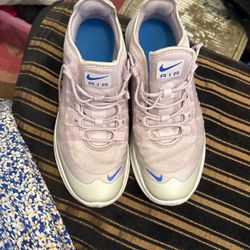 Nike  Size Us 6 Y  