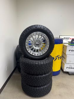 20” KMC Wheels & Ridge Grappler Tires – 6 Lug