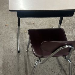 28”x18”x27”h Metal Kids Desk and chair