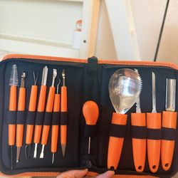 Carving Tool Set w Case