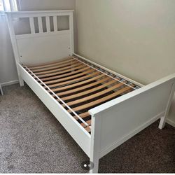 White Twin Size Bed 