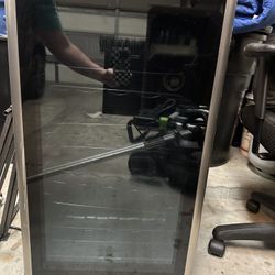 Frigidaire 34-Bottle Wine Cooler – Black & Stainless Steel, Excellent Condition