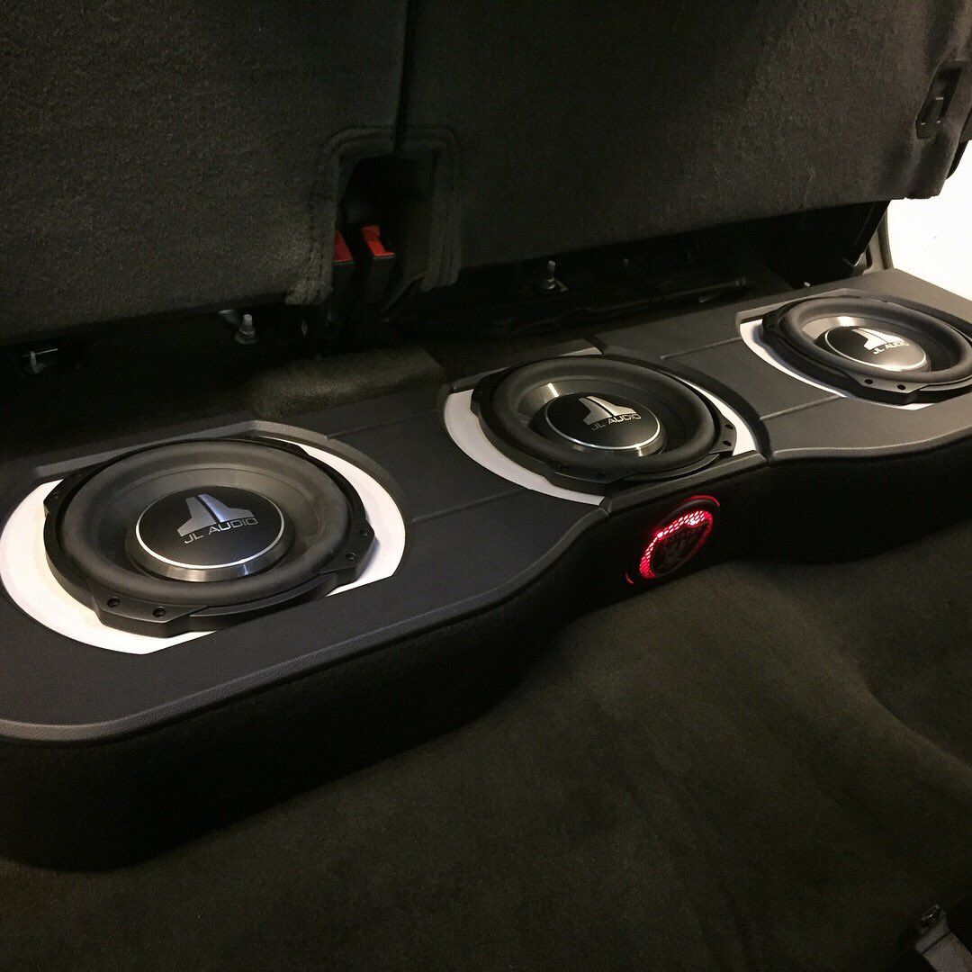 Sound system for cars and trucks. FINANCING AVAILABLE NO CREDIT CHECK. Jlaudio kicker sundown skar