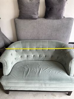 Tufted Velvet Loveseat Settee