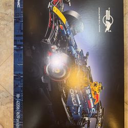 Technic Oracle Red Bull Racing RB20 F1 Car