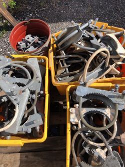 Hinges for round pipe