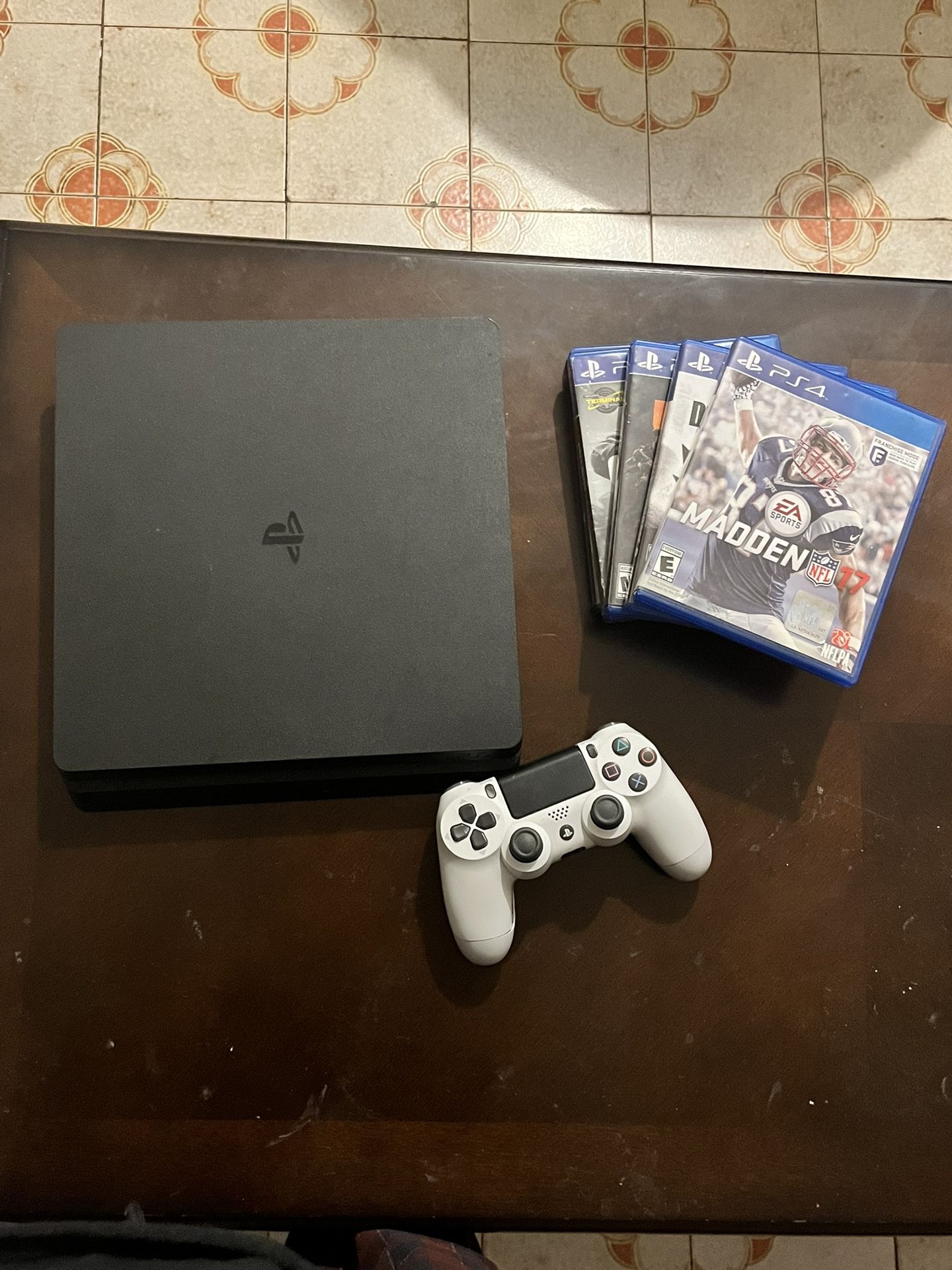 PlayStation Slim 1tb