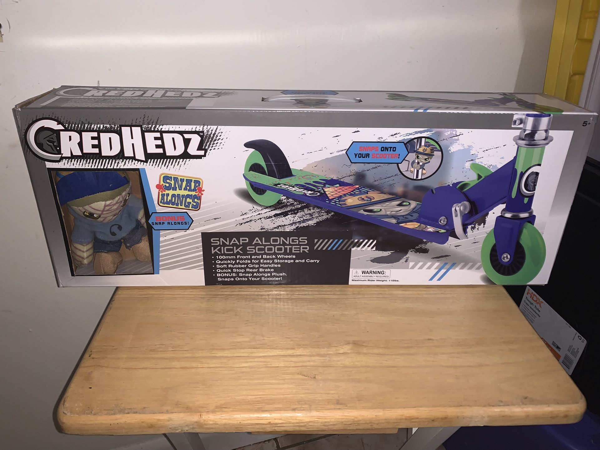 CRED HEDZ Snap Along 2 Wheel Kick Scooter NEW for Sale in Miami, FL