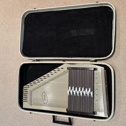 Vintage Silvertone Autoharp - New Strings & Felt