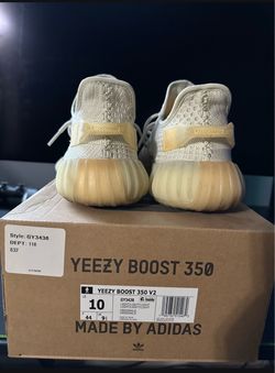 Yeezy 350V2 light size 10