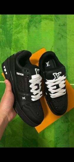 Lv black trainer