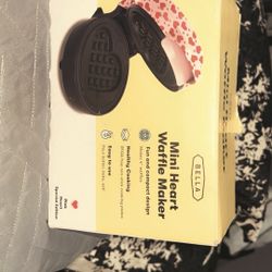 Bella Mini Heart Waffle Maker 
