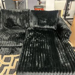 New Corduroy Comfy Sectional Couch with Chaise! Free Delivery 🚚! 