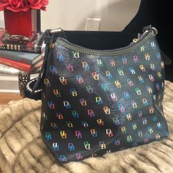 BEAUTIFUL DOONEY & BURKE HANDBAG PURSE