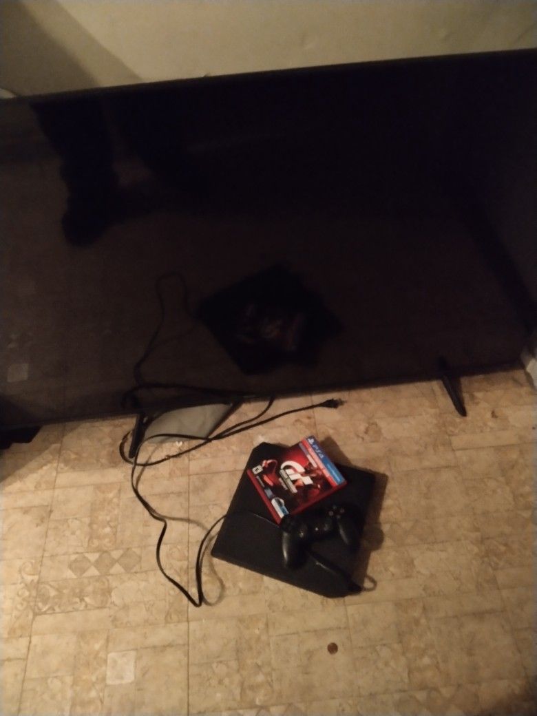 PS4 Console With Gran Turismo. Also Include Roku TV