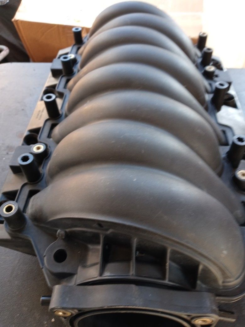 lS2 intake Manifold Corvette,GT0 ,CTSv OEM for Sale in Miami Gardens