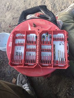 Milwaukee steel screw driver bit set 80 pieces ( missing some pieces)