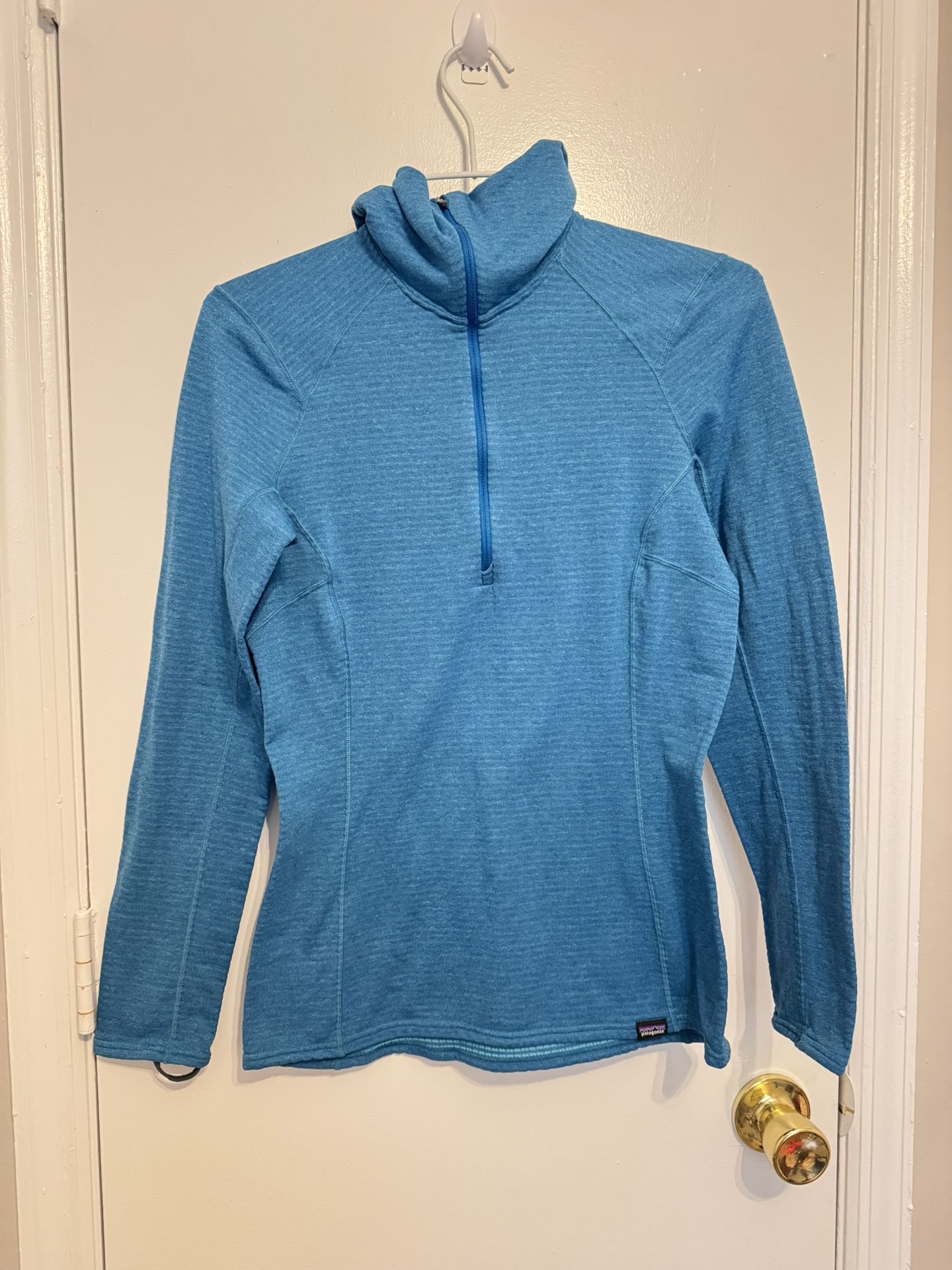 Patagonia capilene thermal weight baselayer in color blue XS