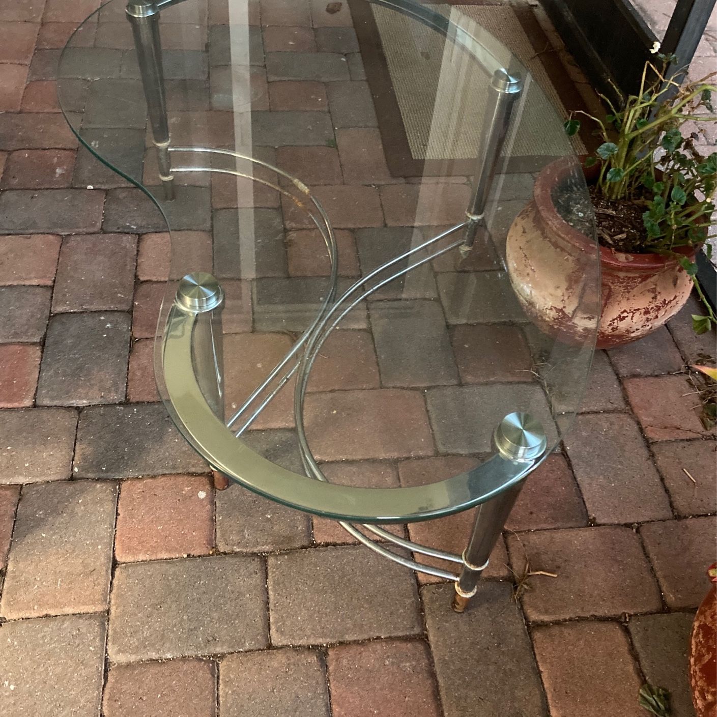 Kidney Shaped Glass & Chrome Cocktail Table