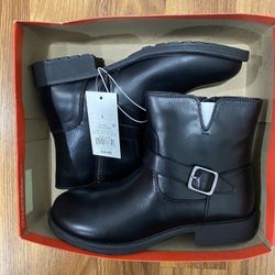 New Cat & Jack Winter  Boot For Girls - Size 5
