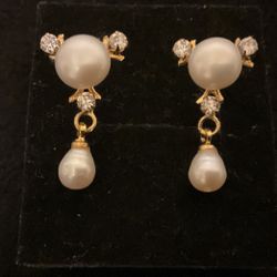 Beautiful 18K Gold Plated Earrings With Pearls And Sparkly Cubic Zirconia Dangling Earrings 